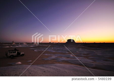 White desert Egypt 5480199