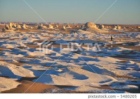 White desert Egypt 5480205