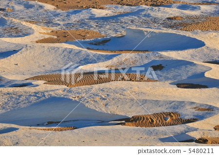White desert Egypt 5480211