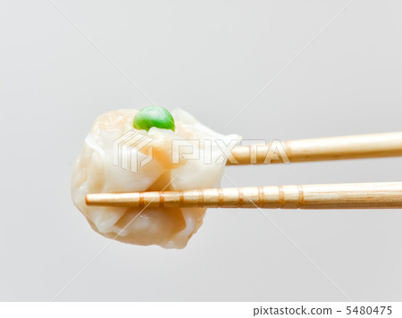 Hold the sale with chopsticks 5480475