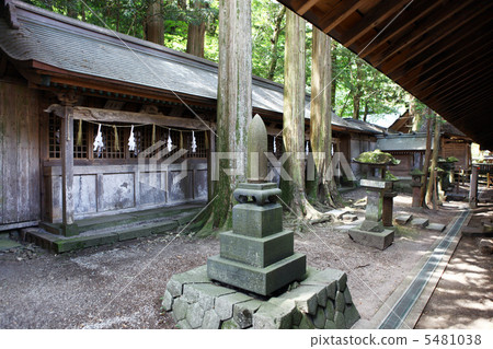 Suwa Taisha Shrine Suwa Taisha Shrine 5481038