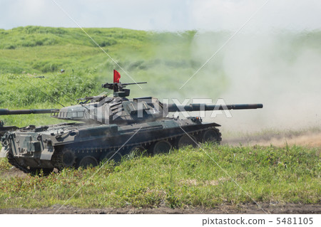 拍攝後就是74式坦克 5481105