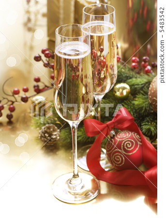 New Year Celebration.Champagne New Year Celebration.Champagne 5483542