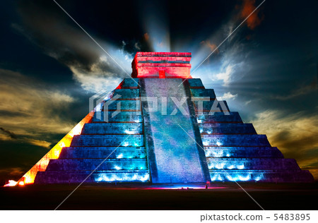 Chichen Itza Mayan Pyramid Night View 5483895