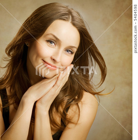 Beautiful Romantic Woman Portrait 5484598