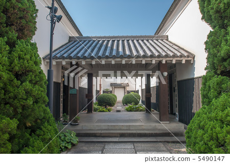 Kuramo Memorial Hall 5490147