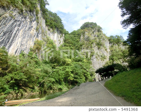 Geibi Gorge (Kinkabe Rock and Umae Rock) in Ichinoseki City, Iwate Prefecture Geibi Gorge (Kinkabe Rock and Umae Rock) in Ichinoseki City, Iwate Prefecture 5491368