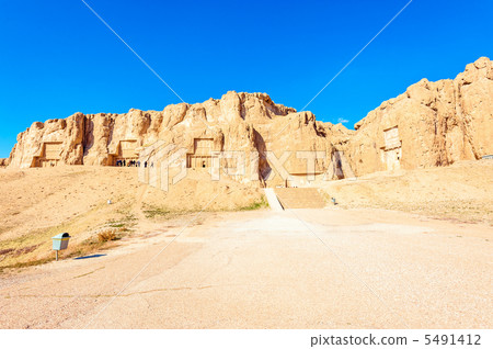 Ruins in the northern part of Iran's Persepolis (Naghet Rostam) 5491412
