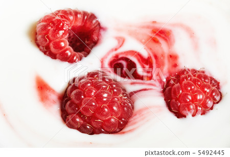 Raspberry and cream Raspberry and cream 5492445