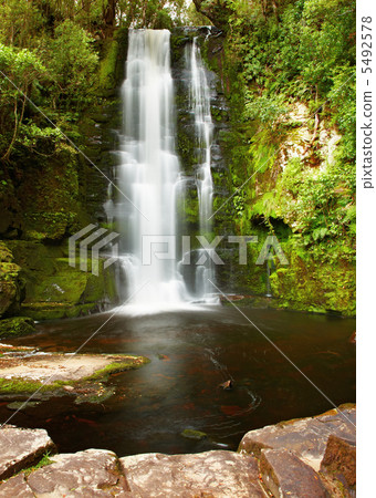 Mclean Falls, New Zealand 5492578
