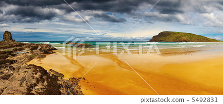 Cannibal Bay, New Zealand 5492831
