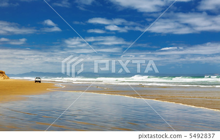 Ninety Mile Beach, New Zealand 5492837
