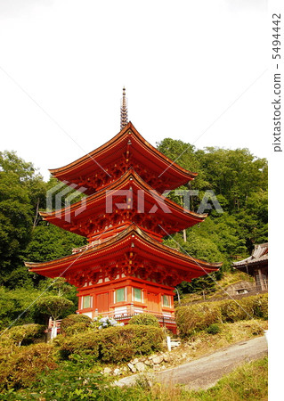 夏日國家Chukokuji三塔的Mimasaka 夏日國家Chukokuji三塔的Mimasaka 5494442