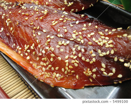 Mackerel with dried mildew 5499100