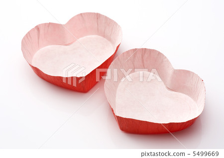 心形的烘烤杯子 心形的烘烤杯子 5499669