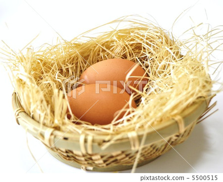 在籃子裡的紅雞蛋 在籃子裡的紅雞蛋 5500515