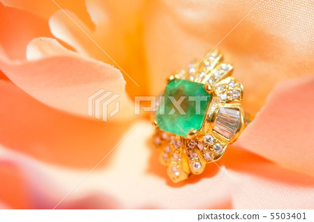 Emerald Ring 5503401
