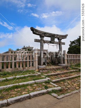 Yahiko Shrine Okumuya (Imperial Palace) 5503426