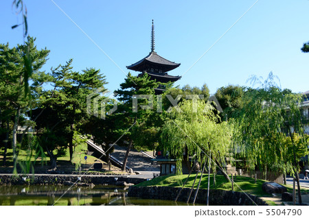 View of Kofuku-ji 5-storied pagod from Sarusawa Pond View of Kofuku-ji 5-storied pagod from Sarusawa Pond 5504790