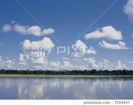亞馬遜河和雲 5504847
