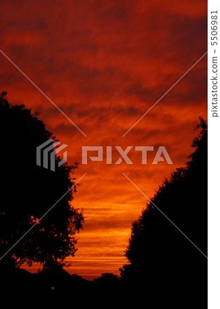 A sunset 5506981