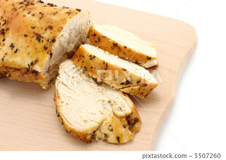 Backed chicken on wooden board Backed chicken on wooden board 5507260