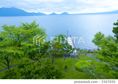Lake Shikotsu no morning 5507850