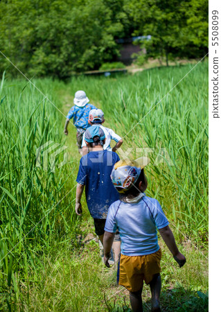 Adventure of boys 3 5508099