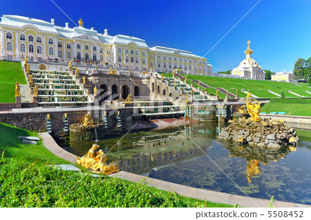 Grand cascade in Pertergof, Saint-Petersburg, Russia. 5508452