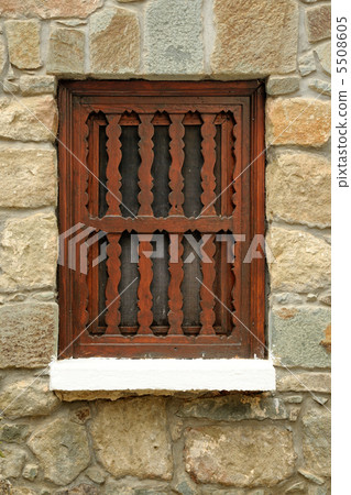 Old wooden window Old wooden window 5508605