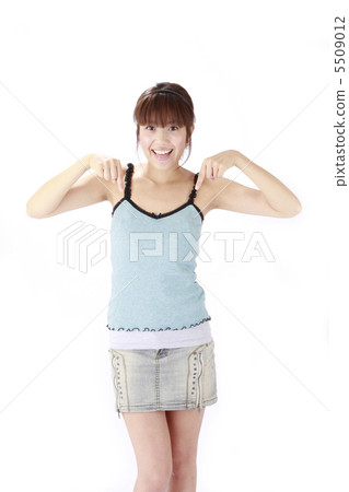 Young lady pointing down White Back Copy Space 5509012