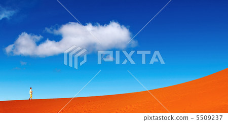 Sand dune climbing 5509237