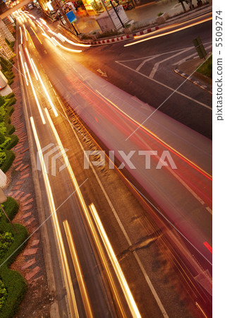 Night traffic in the city Night traffic in the city 5509274