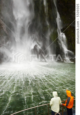 Milford Sound fiord, New Zealand 5509305