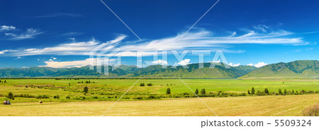 Mountain panorama 5509324