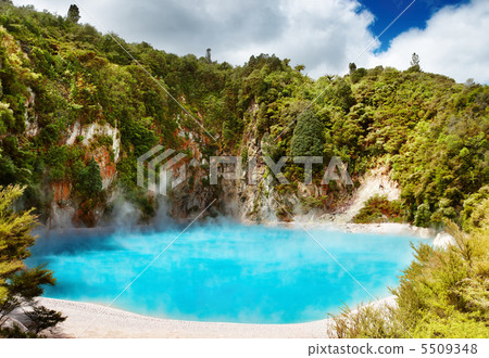 Hot thermal spring, New Zealand 5509348