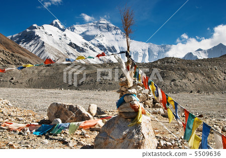 Mount Everest 5509636