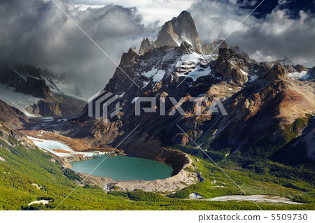 Mount Fitz Roy, Patagonia, Argentina 5509730