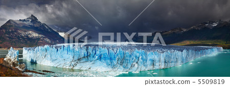 Perito Moreno Glacier Perito Moreno Glacier 5509819