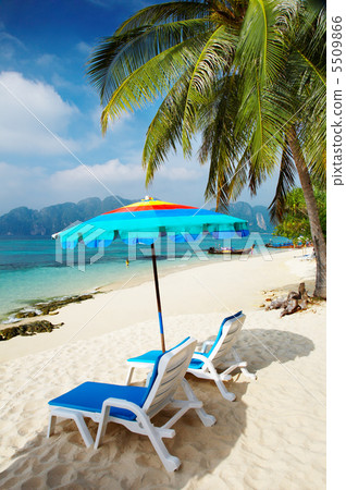 Tropical beach Tropical beach 5509866