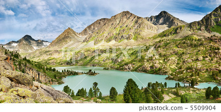 Mountain lake Darashkol 5509904