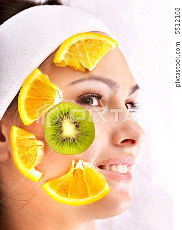 Natural homemade fruit  facial masks . 5512108