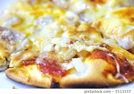 大量的奶酪披薩 5513337