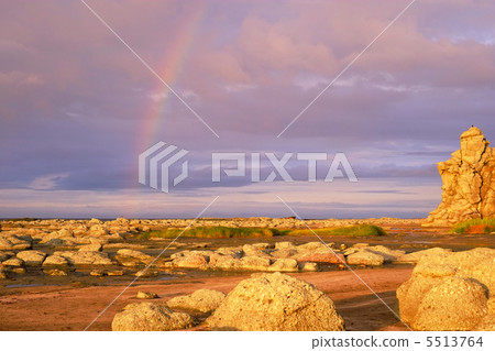 Rainbow in the Fukaura Senjojiki (evening) 5513764