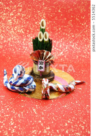 Year's New Year's material · snake couple Kadomatsu · Japanese paper back vertical position 5514362