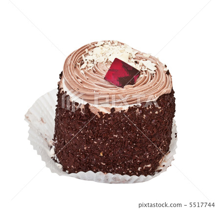 chocolate cake, isolated on a white background. 5517744
