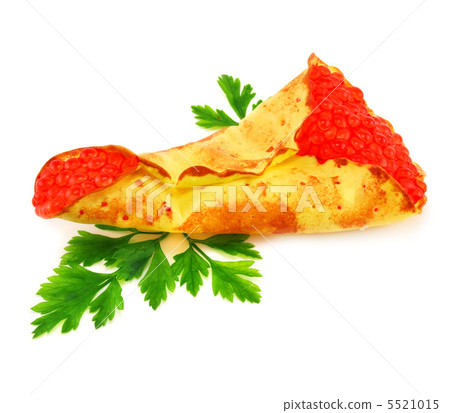 Caviar-stuffed pancake with greens 5521015