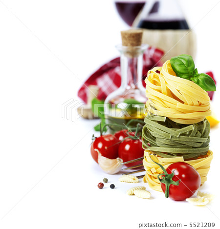 Italian Pasta and wine 5521209