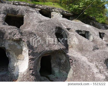 Nagaoka Hundred Holes Kofun 5523222
