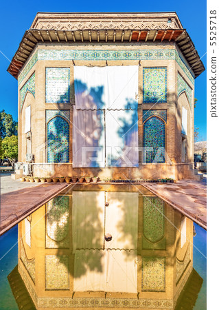 Pearls Museum (Iran, Shiraz) Pearls Museum (Iran, Shiraz) 5525718